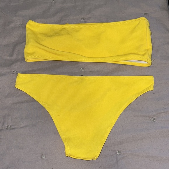 Bathing suit set - Picture 2 of 4